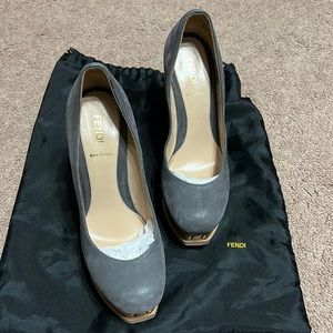 FENDI Gray Leather platform Heels size 7 LUXURY